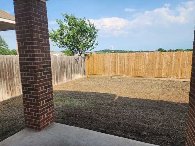 1009 Vista View Drive, Burleson, TX 76028