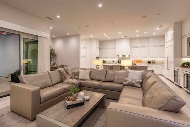 10312 Fox Borough Dr, Oakdale, CA 95361