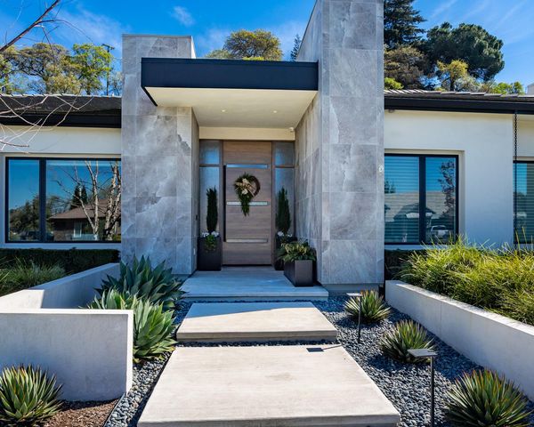 10312 Fox Borough Dr, Oakdale, CA 95361