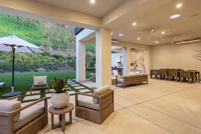 10312 Fox Borough Dr, Oakdale, CA 95361