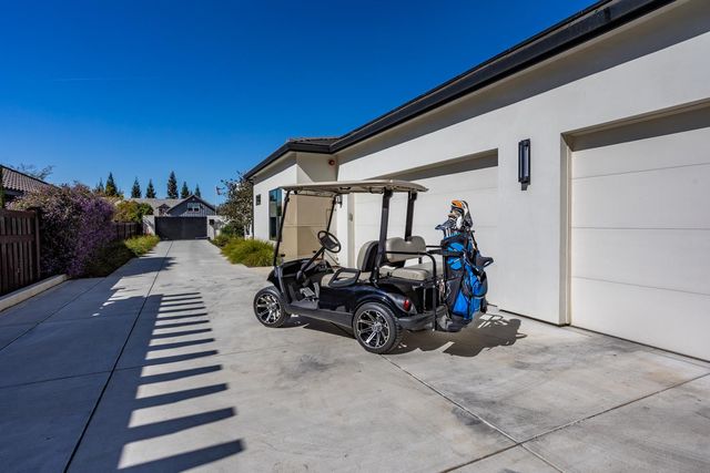 10312 Fox Borough Dr, Oakdale, CA 95361