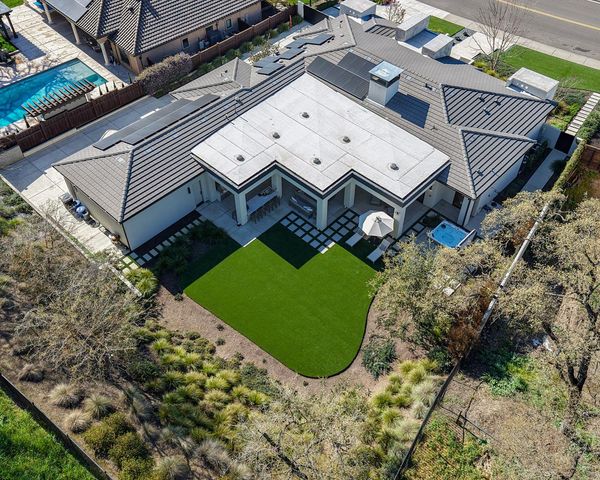 10312 Fox Borough Dr, Oakdale, CA 95361