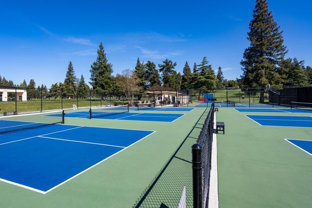 10312 Fox Borough Dr, Oakdale, CA 95361