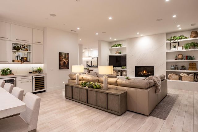 10312 Fox Borough Dr, Oakdale, CA 95361