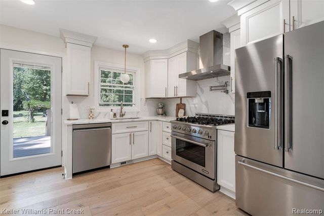 3302 Grant Road, Rochester Hills, MI 48309