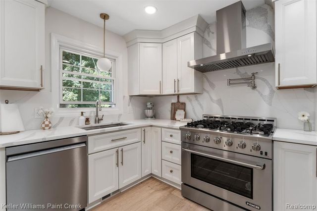 3302 Grant Road, Rochester Hills, MI 48309
