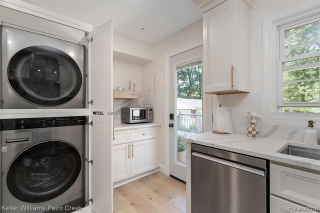 3302 Grant Road, Rochester Hills, MI 48309