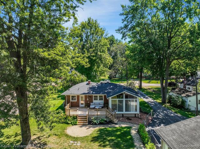 3302 Grant Road, Rochester Hills, MI 48309