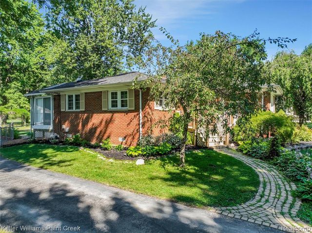 3302 Grant Road, Rochester Hills, MI 48309