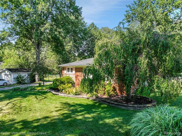 3302 Grant Road, Rochester Hills, MI 48309