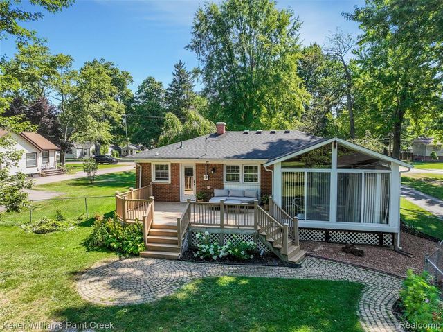 3302 Grant Road, Rochester Hills, MI 48309