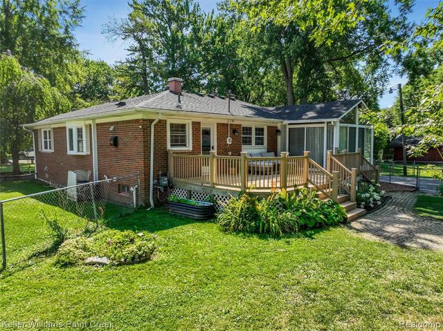 3302 Grant Road, Rochester Hills, MI 48309