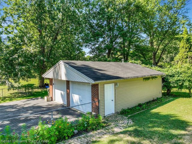 3302 Grant Road, Rochester Hills, MI 48309