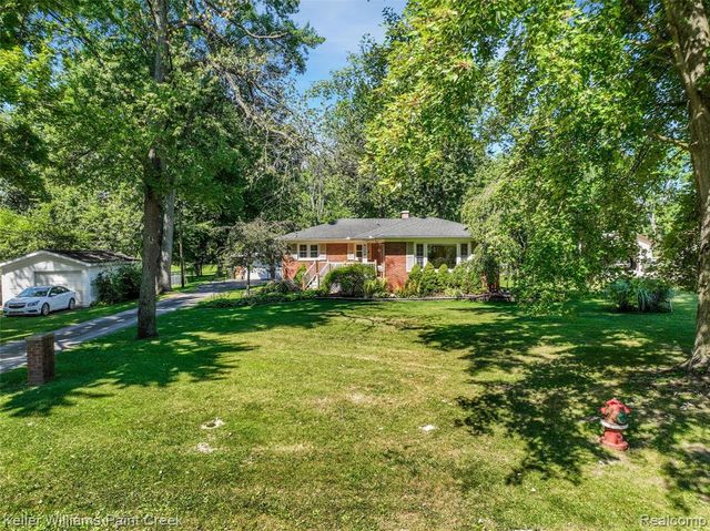 3302 Grant Road, Rochester Hills, MI 48309