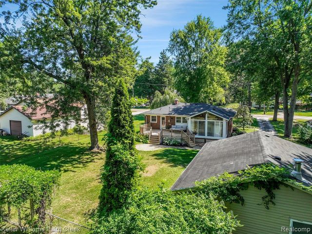 3302 Grant Road, Rochester Hills, MI 48309