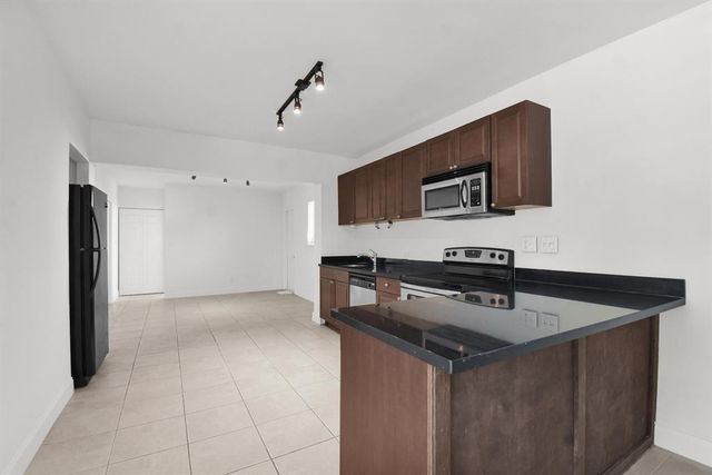 1116 S 17th Avenue S, Hollywood, FL 33020