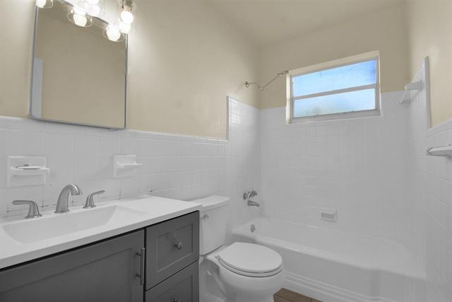 1116 S 17th Avenue S, Hollywood, FL 33020