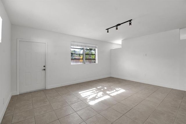 1116 S 17th Avenue S, Hollywood, FL 33020