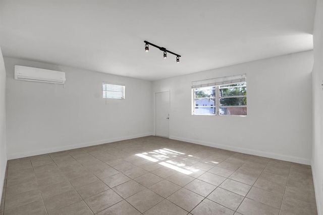 1116 S 17th Avenue S, Hollywood, FL 33020