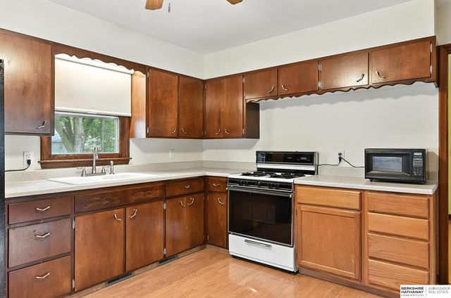 6317 Camden Avenue, Omaha, NE 68104