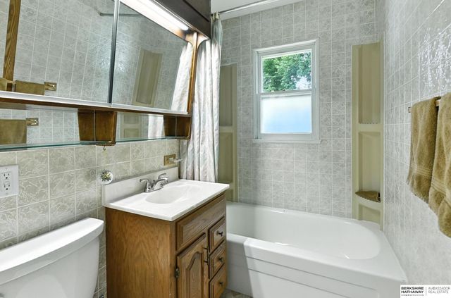 6317 Camden Avenue, Omaha, NE 68104