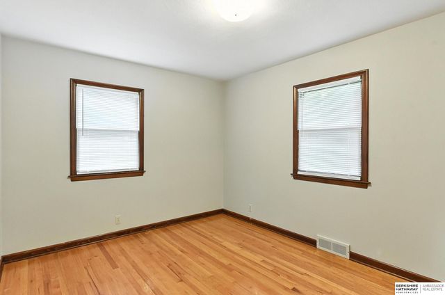 6317 Camden Avenue, Omaha, NE 68104