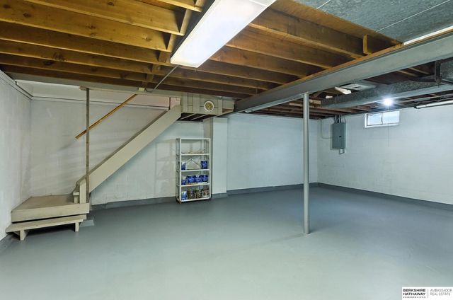 6317 Camden Avenue, Omaha, NE 68104