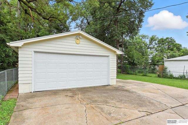 6317 Camden Avenue, Omaha, NE 68104