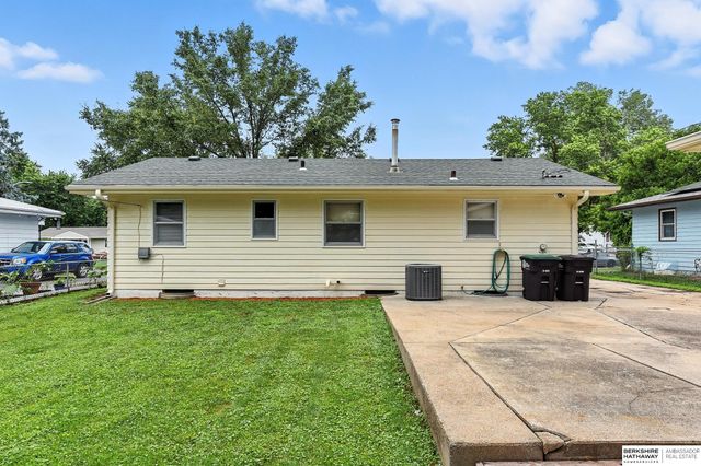 6317 Camden Avenue, Omaha, NE 68104