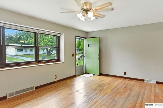 6317 Camden Avenue, Omaha, NE 68104