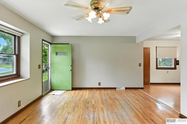 6317 Camden Avenue, Omaha, NE 68104