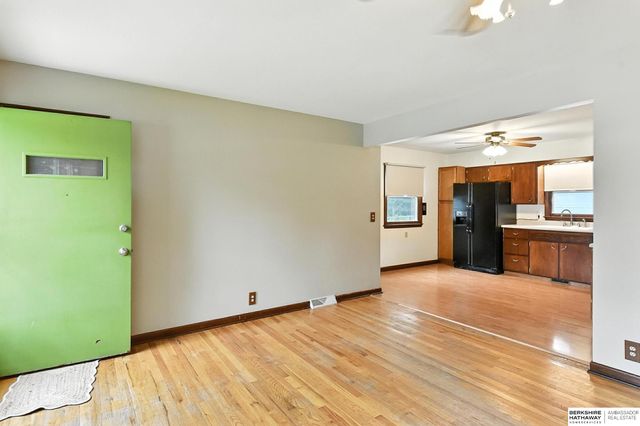 6317 Camden Avenue, Omaha, NE 68104