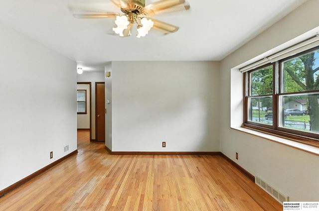 6317 Camden Avenue, Omaha, NE 68104