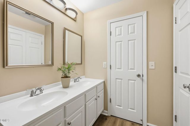 4325 Vienna Crest Drive, Raleigh, NC 27613