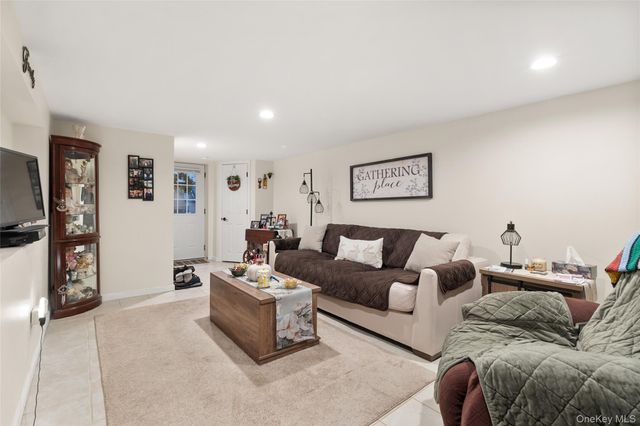 10 Denise Drive, North Babylon, NY 11703