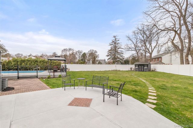 10 Denise Drive, North Babylon, NY 11703