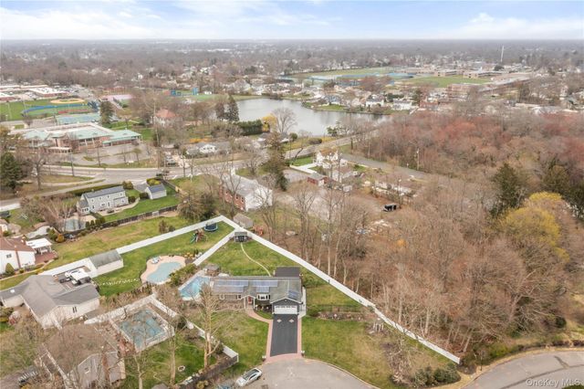 10 Denise Drive, North Babylon, NY 11703