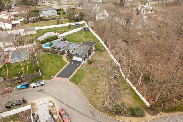 10 Denise Drive, North Babylon, NY 11703
