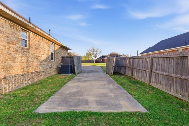 19 Cardinal Way, Vilonia, AR 72173