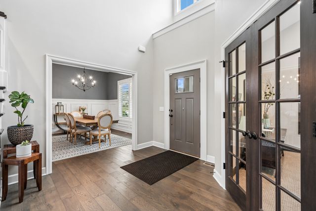 6858 Grover Station, Bettendorf, IA 52722