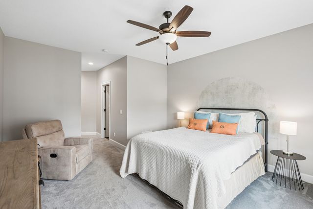 6858 Grover Station, Bettendorf, IA 52722