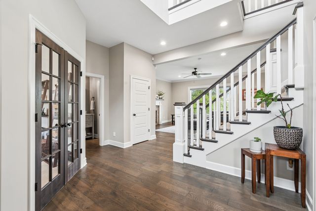 6858 Grover Station, Bettendorf, IA 52722