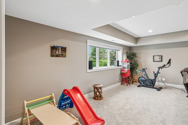 6858 Grover Station, Bettendorf, IA 52722