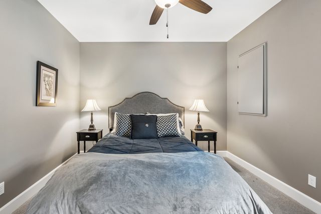 6858 Grover Station, Bettendorf, IA 52722