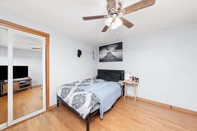 7726 Neenah Avenue, Burbank, IL 60459