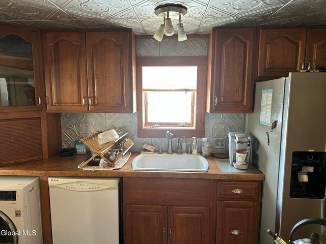 531 Sullivan Way, Jackson, NY 12816