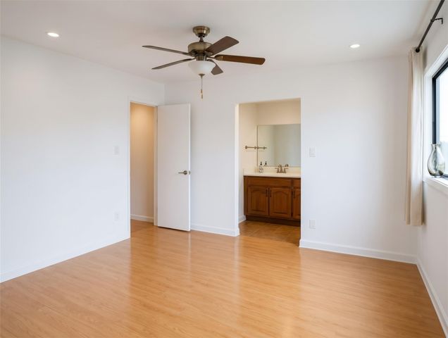 907 Redway Lane, Houston, TX 77062