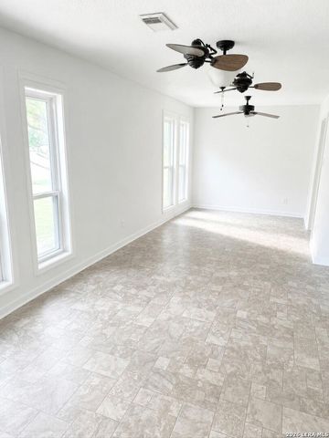 907 Redway Lane, Houston, TX 77062