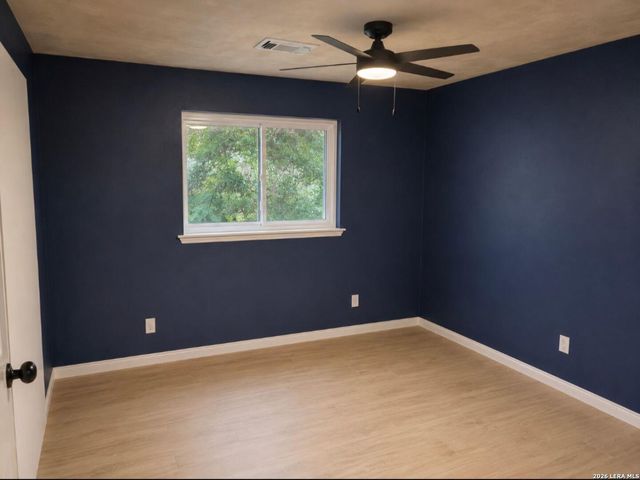 907 Redway Lane, Houston, TX 77062
