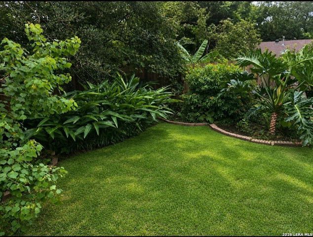907 Redway Lane, Houston, TX 77062